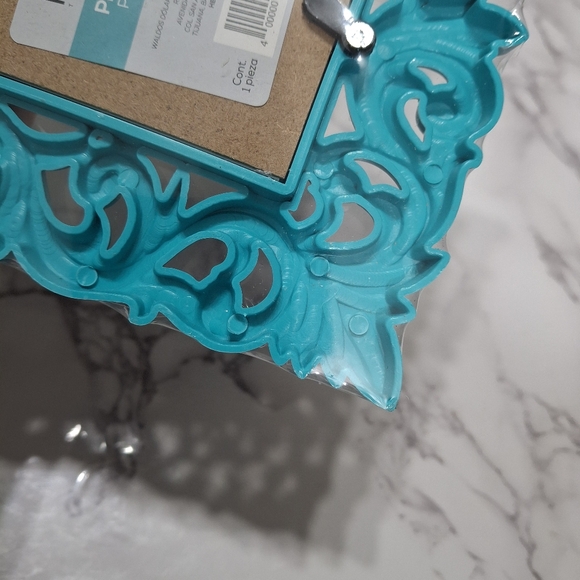 Picture Frame Set - Picture 4 of 5